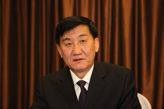 王學(xué)偉助理主持會(huì)議