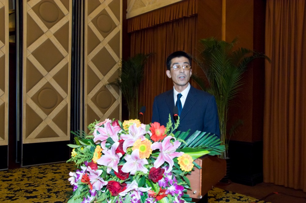 公司常務(wù)副總經(jīng)理孫佐華做2012年度總結(jié)