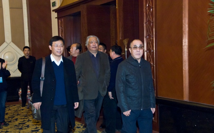 趙鐵利董事長步入會場