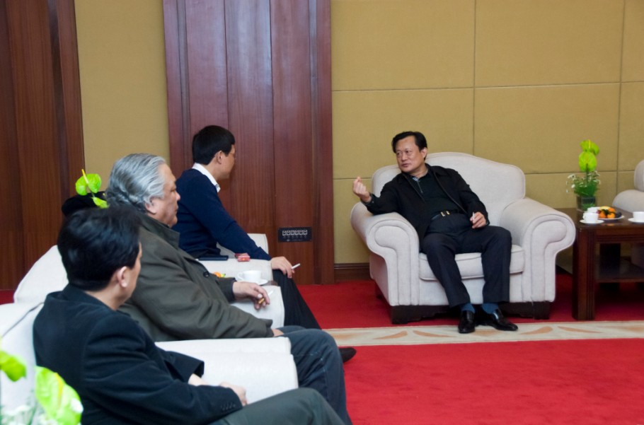 國家省，市協(xié)會領(lǐng)導(dǎo)在一起暢談行業(yè)形勢